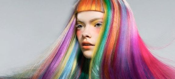 il tye and dye, la "nuova" tecnica per capelli coloratissimi